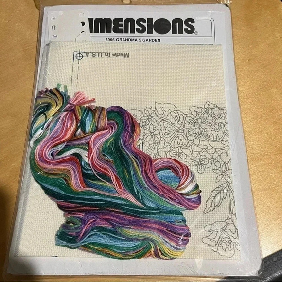 Dimensions Grandma's Garden 11" x 14" Cross Stitch Kit NWT 1995 - Picture 4 of 4